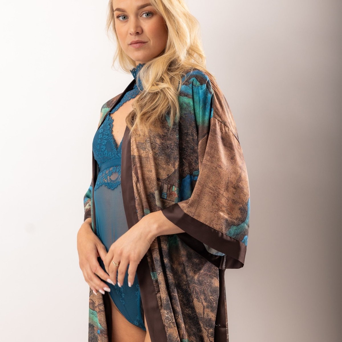 Kimono Dames Satijn - Kyoto Noir - Kimomi