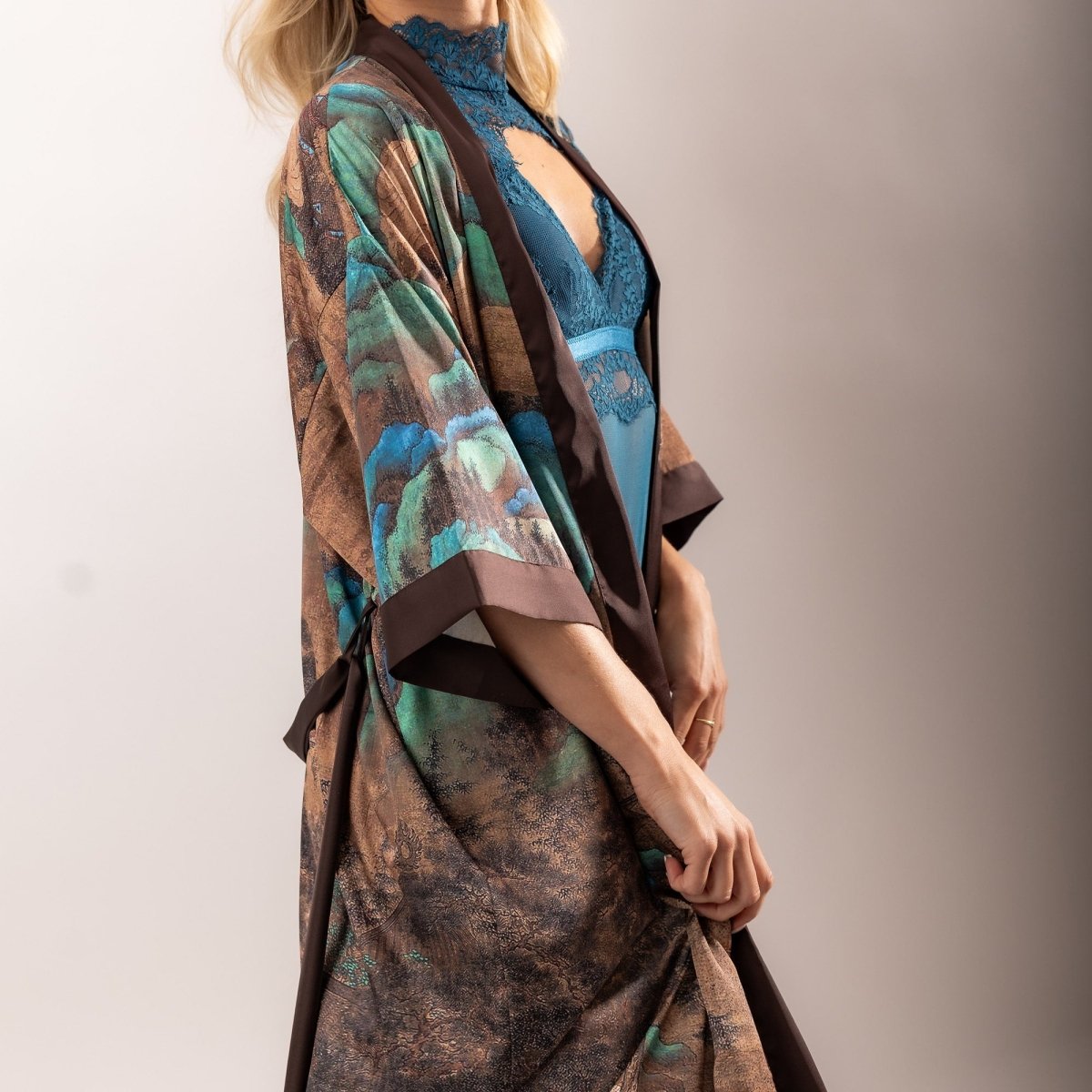 Kimono Dames Satijn - Kyoto Noir - Kimomi