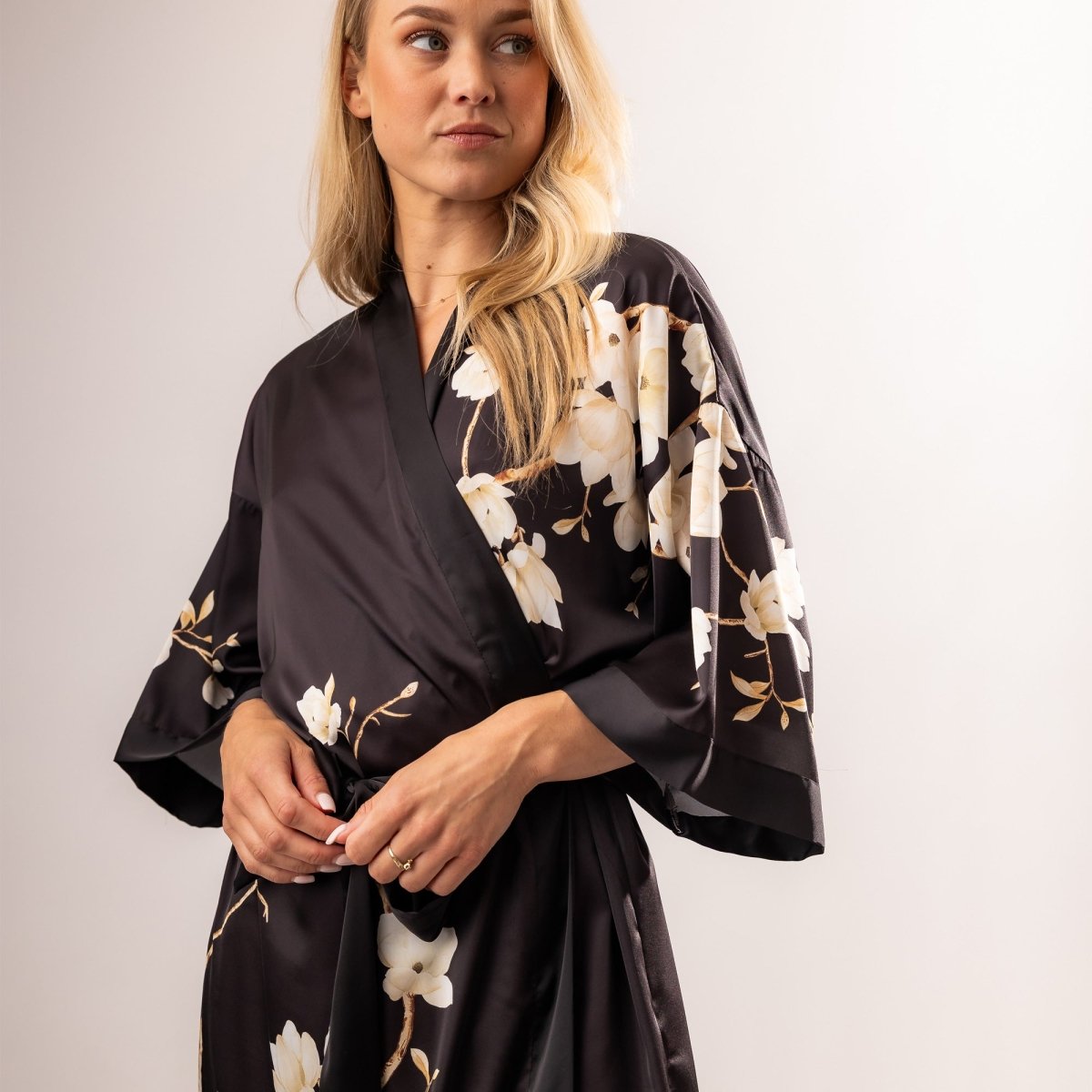 Kimono Dames Satijn - Magnolia Noir - Kimomi