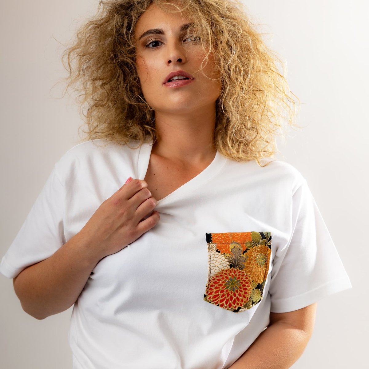 Kimotee Treasures - Golden Kiku T-shirt - Kimomi