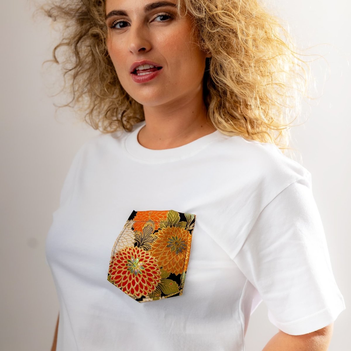 Kimotee Treasures - Golden Kiku T-shirt - Kimomi