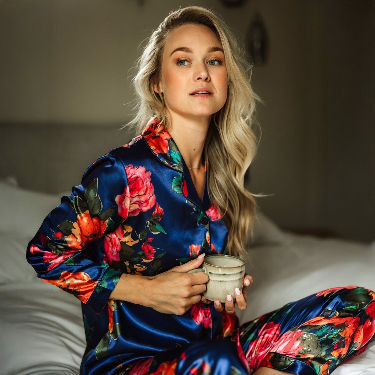 Pyjama Dames Satijn Santorini - Luxe Pyjama met Wilde Rozen Print